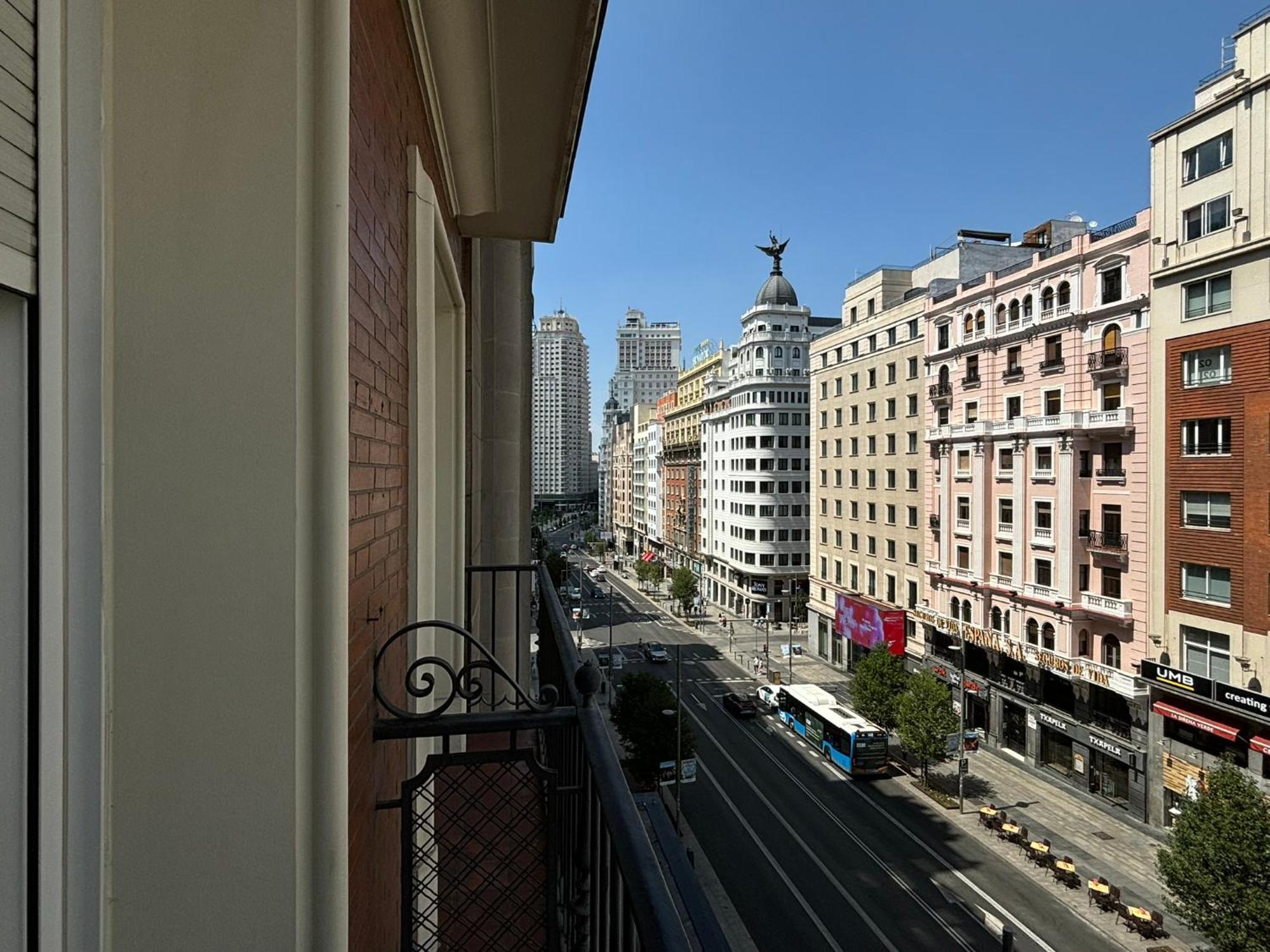 Апартаменти Gran Via 55 Мадрид Екстер'єр фото